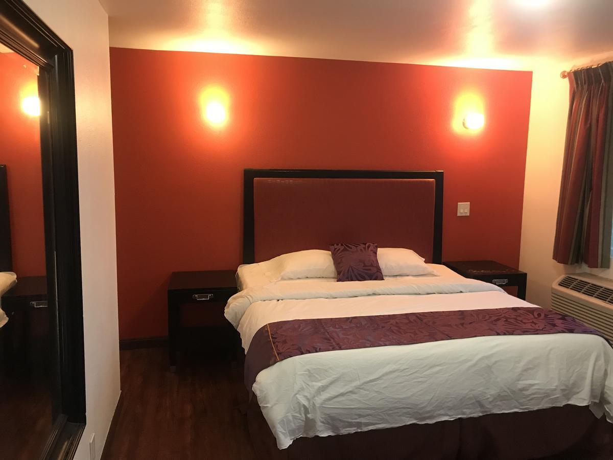 Norwalk Inn & Suites Eksteriør billede