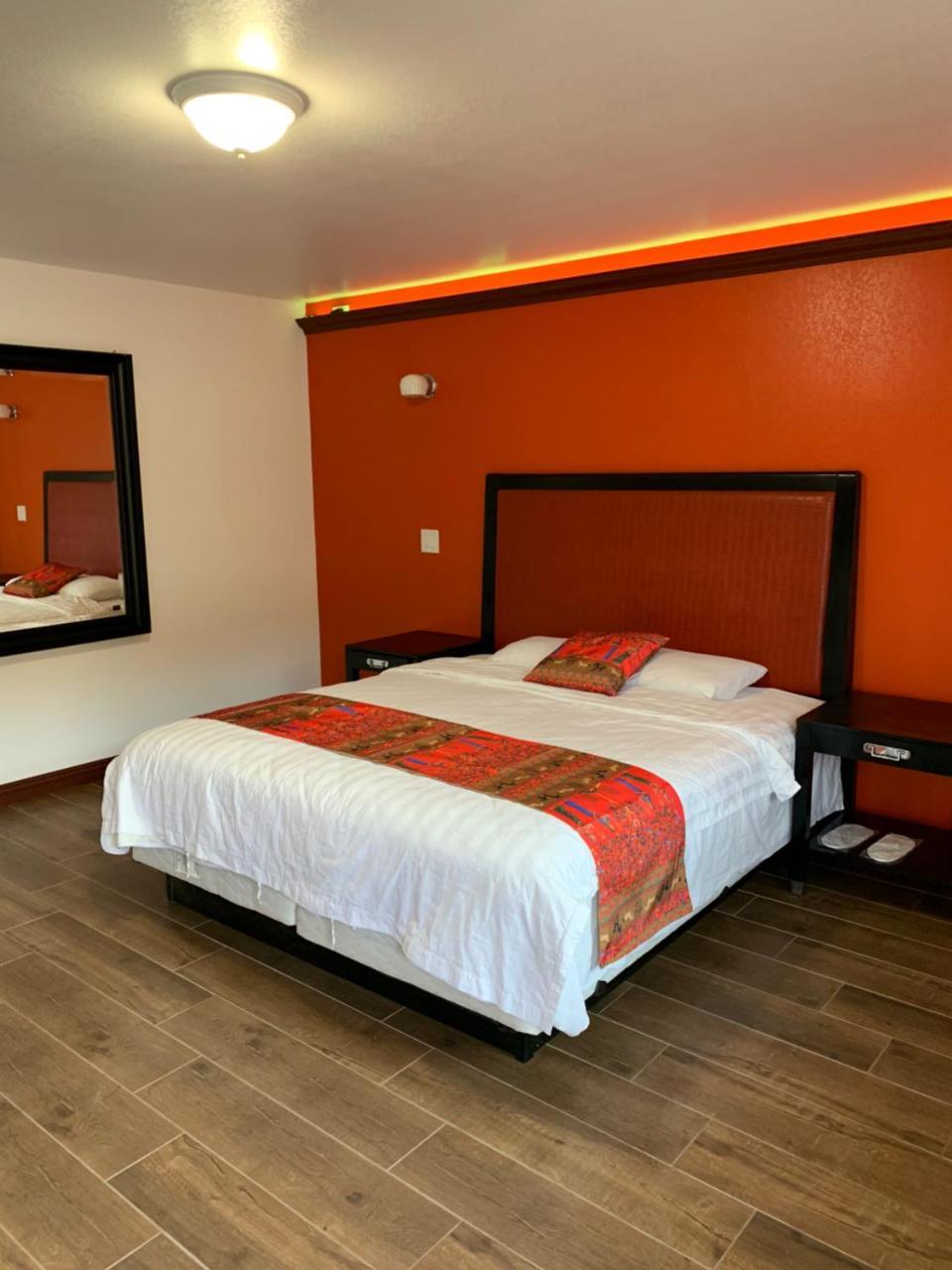 Norwalk Inn & Suites Eksteriør billede