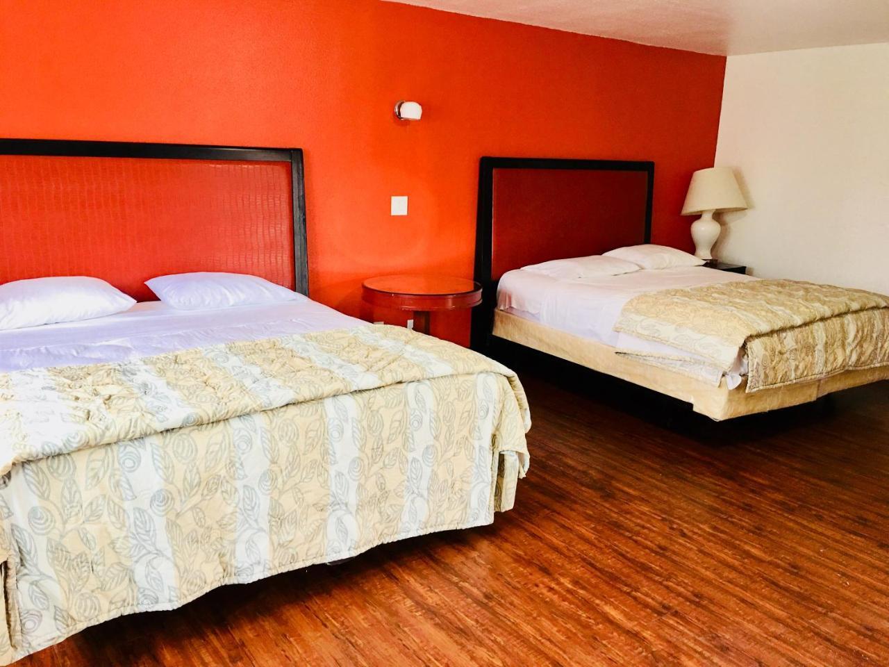 Norwalk Inn & Suites Eksteriør billede